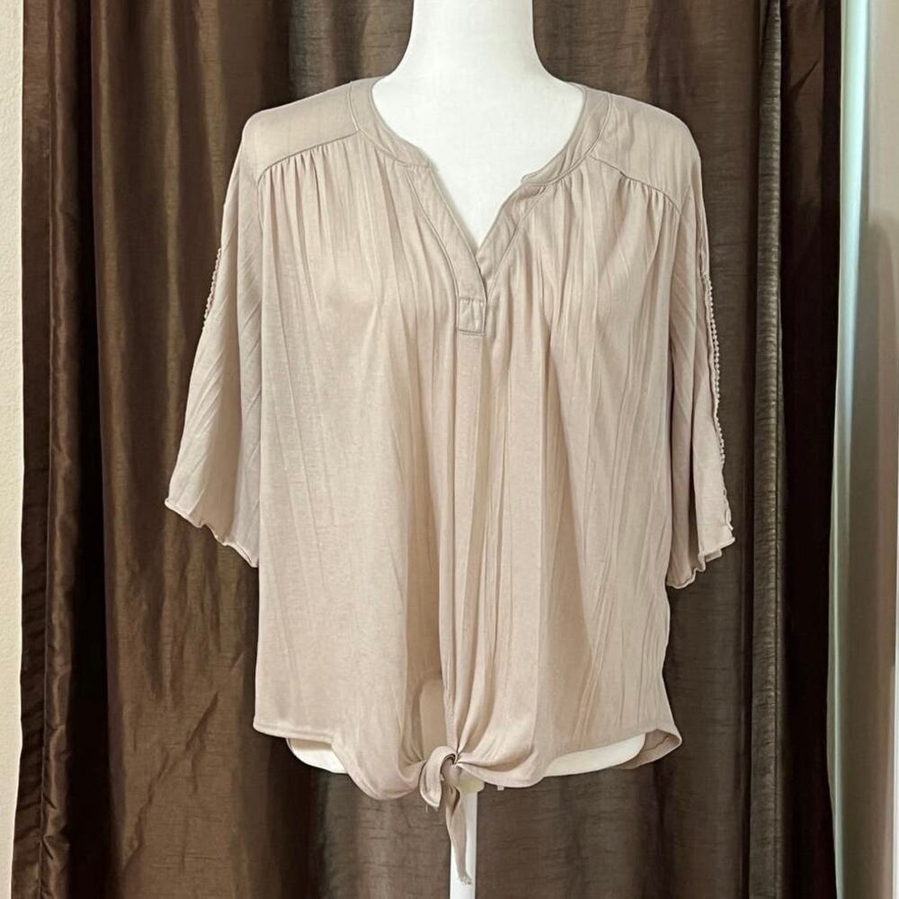French Laundry size L tie front half sleeve crochet lace inserts split V neck - Picture 2 of 7